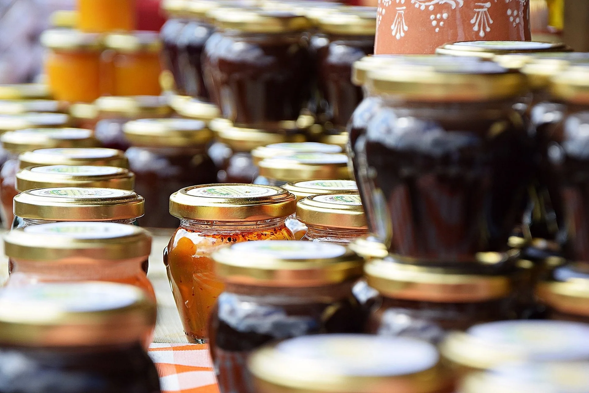 Hunajat vertailussa – 5 suosituinta lajiketta
